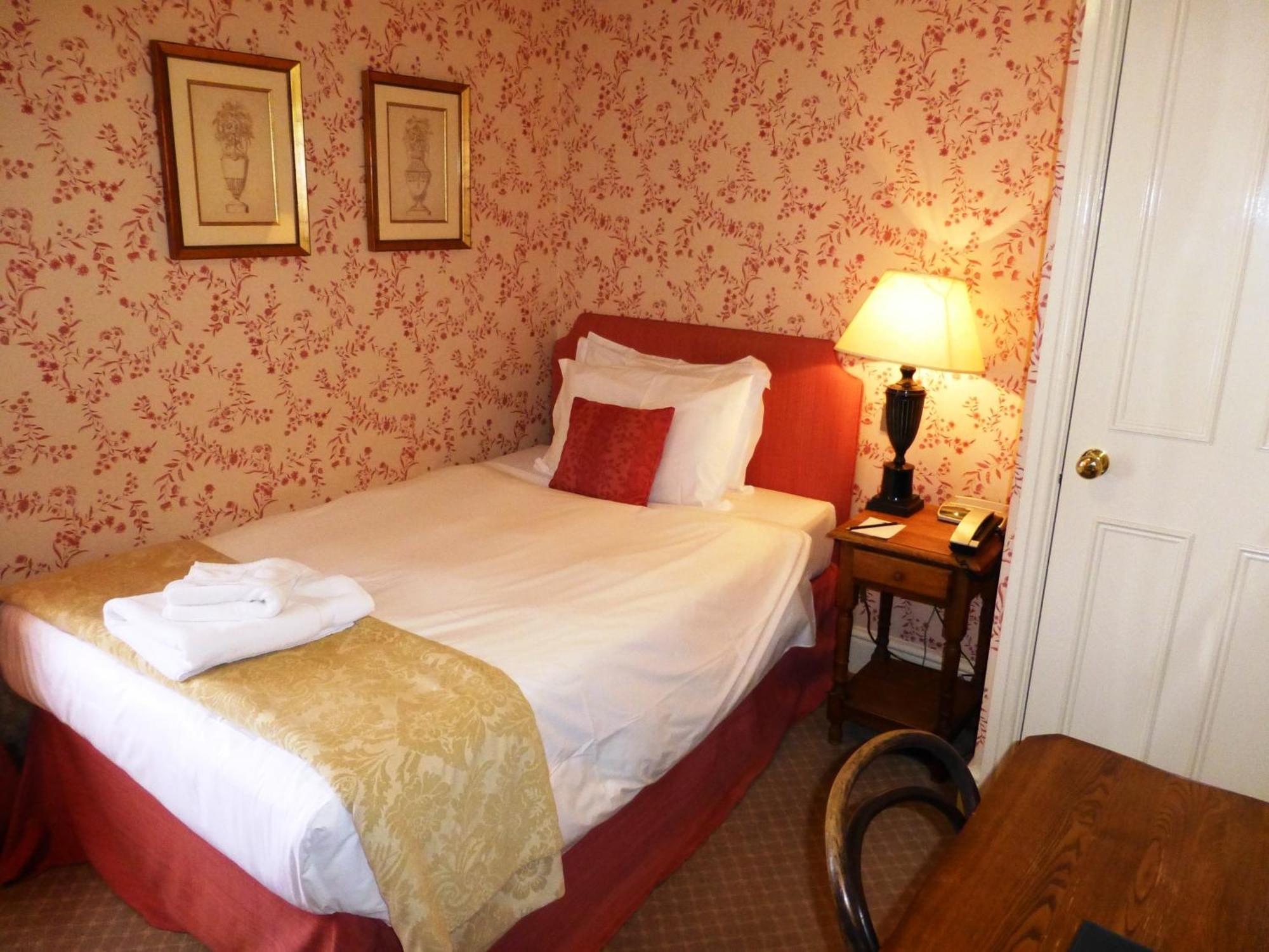 The Bear Hotel Devizes Phòng bức ảnh
