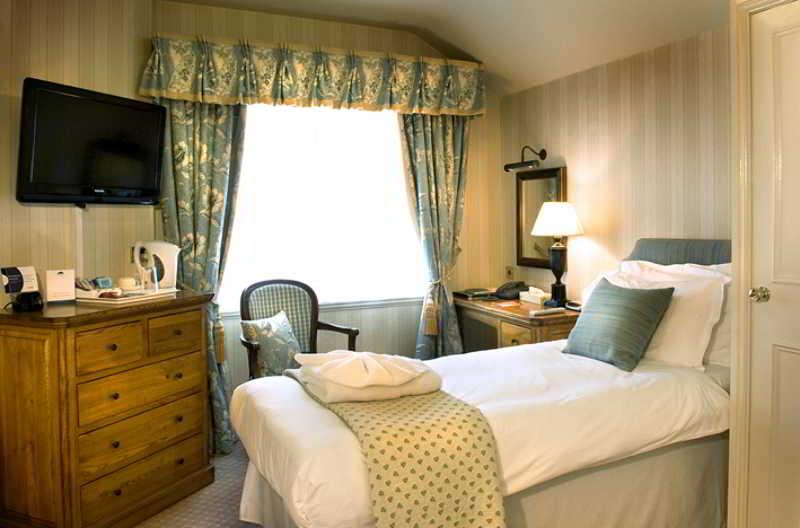 The Bear Hotel Devizes Ngoại thất bức ảnh