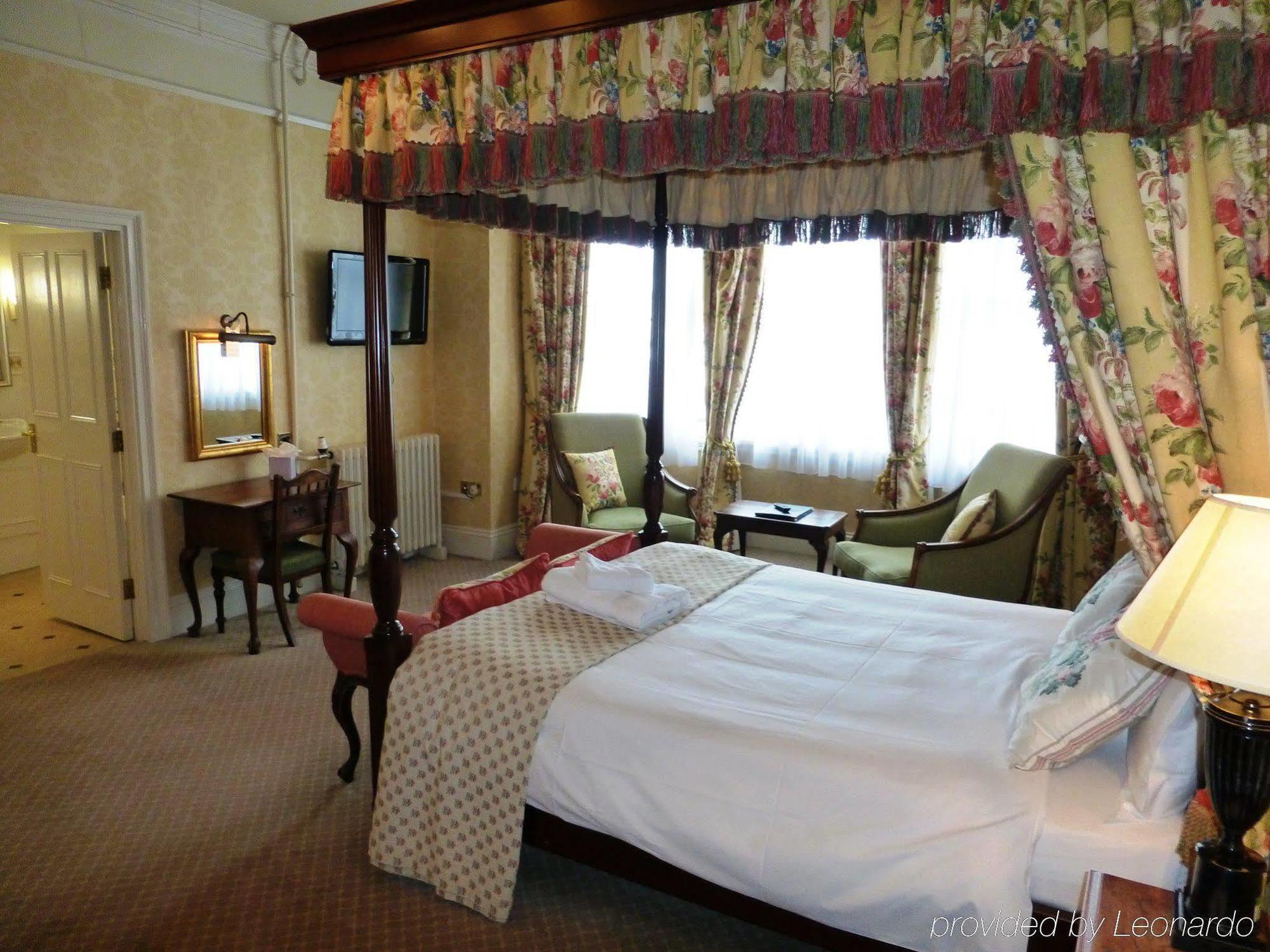 The Bear Hotel Devizes Ngoại thất bức ảnh