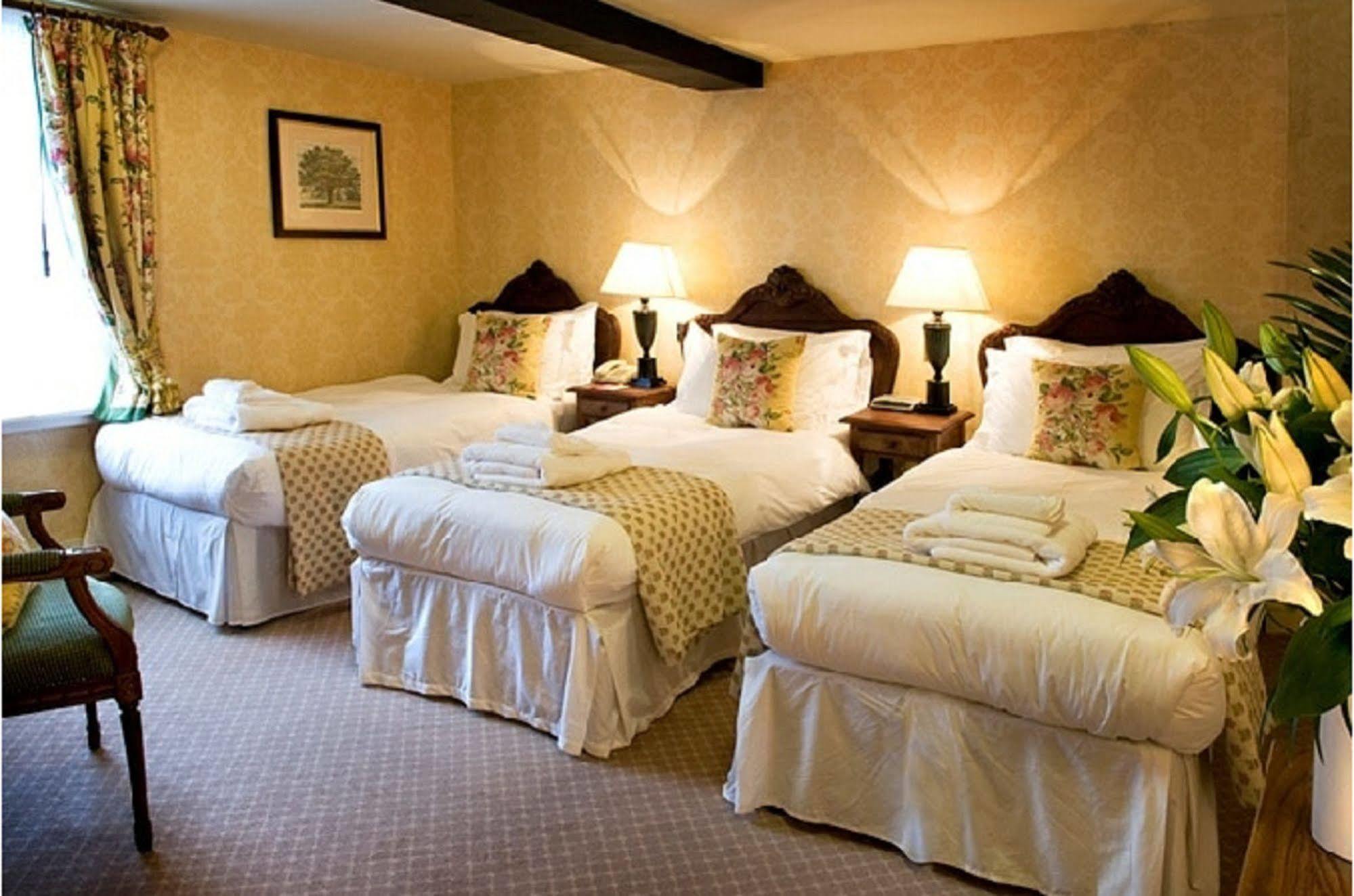 The Bear Hotel Devizes Ngoại thất bức ảnh